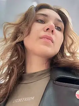 QuitieLia online show from 4, 10, 2025
