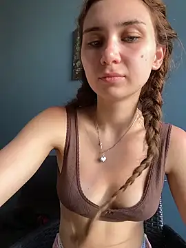 Snapshot of QuitieLia chatting on 22, 5, 2026 QuitieLia online show from 22, 5, 2026