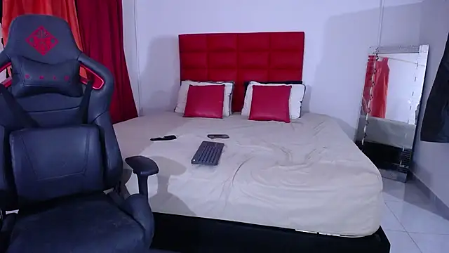 LyonGallego  online show from 5, 2, 2026