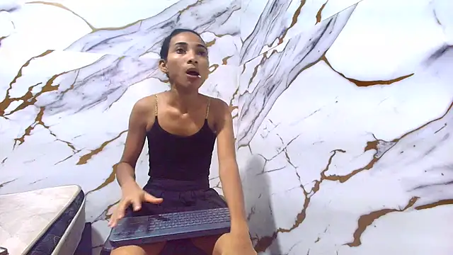 Snapshot of luciana_daza chatting on 28, 5, 2026 luciana daza online show from 28, 5, 2026