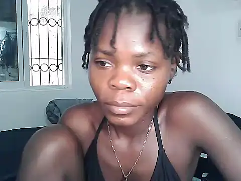 Snapshot of petiteebony_81 chatting on 1, 3, 2025 petiteebony 81 online show from 1, 3, 2025