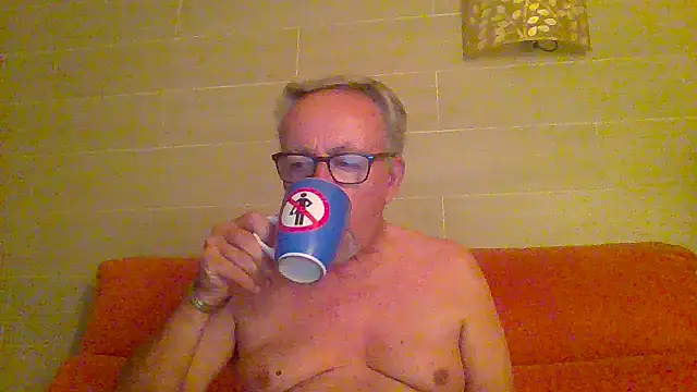 Snapshot of tuggy59 chatting on 25, 6, 2026 tuggy59 online show from 25, 6, 2026
