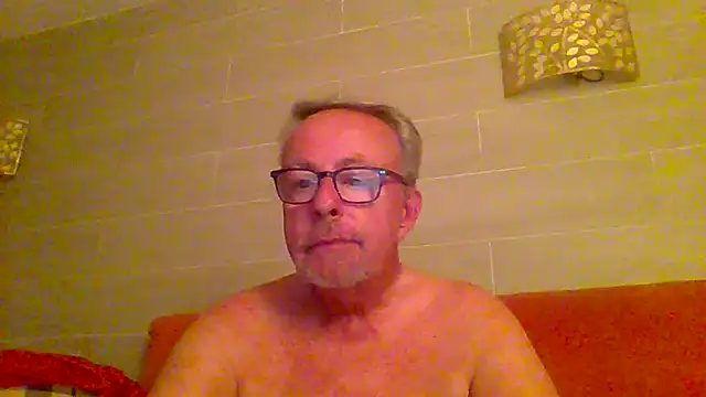 Snapshot of tuggy59 chatting on 12, 6, 2026 tuggy59 online show from 12, 6, 2026