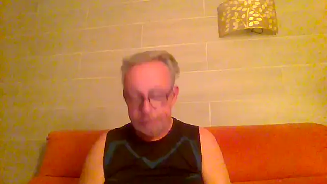 Snapshot of tuggy59 chatting on 6, 7, 2026 tuggy59 online show from 6, 7, 2026