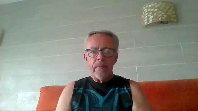 Snapshot of tuggy59 chatting on 14, 6, 2026 tuggy59 online show from 14, 6, 2026