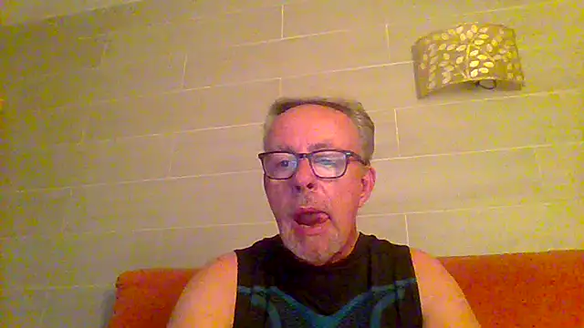 Snapshot of tuggy59 chatting on 17, 6, 2026 tuggy59 online show from 17, 6, 2026