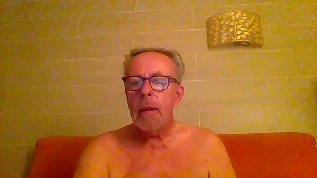 Snapshot of tuggy59 chatting on 18, 7, 2026 tuggy59 online show from 18, 7, 2026