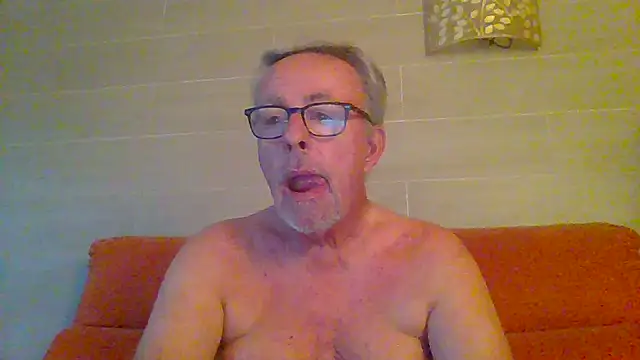 Snapshot of tuggy59 chatting on 25, 6, 2026 tuggy59 online show from 25, 6, 2026