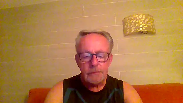 Snapshot of tuggy59 chatting on 15, 6, 2026 tuggy59 online show from 15, 6, 2026
