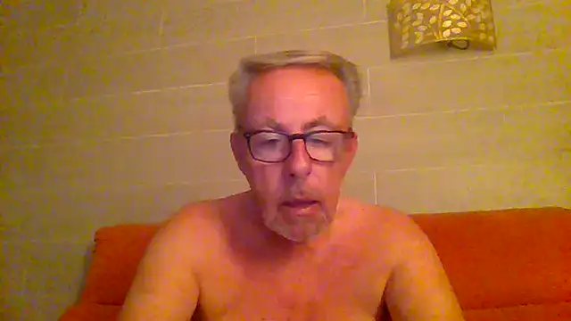 Snapshot of tuggy59 chatting on 11, 7, 2026 tuggy59 online show from 11, 7, 2026