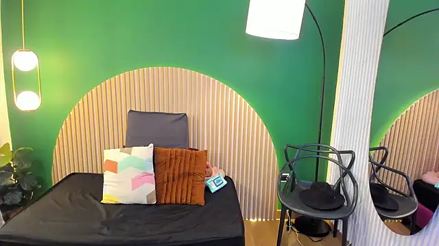 taylor bennet online show from 13, 11, 2025