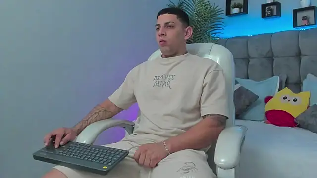 Alex cute77 online show from 15, 5, 2026