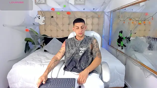 Alex cute77 online show from 17, 10, 2025