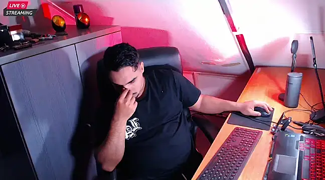 Snapshot of ZenoBaro1 chatting on 13, 2, 2025 ZenoBaro1 online show from 13, 2, 2025