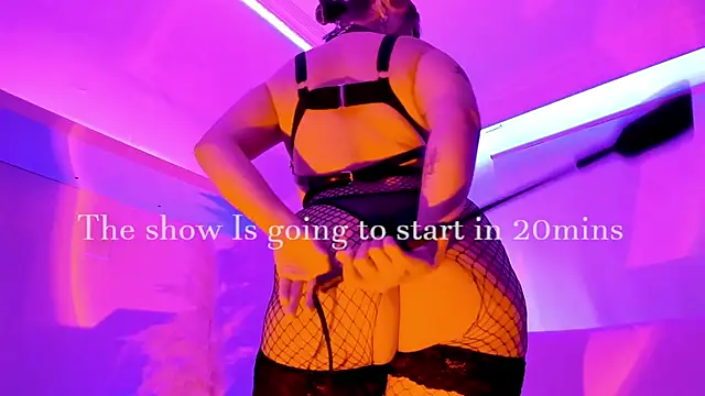 Gloomydoll online show from 3, 3, 2026