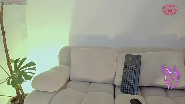 LindseyMoss online show from 11, 11, 2025