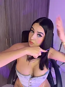 LindseyMoss online show from 18, 4, 2026