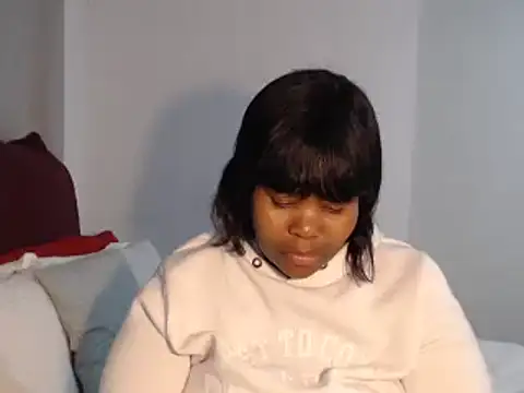 Snapshot of Real1SweetQueen chatting on 26, 10, 2025 Real1SweetQueen online show from 26, 10, 2025