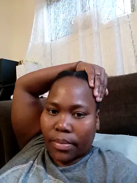 Snapshot of Real1SweetQueen chatting on 2, 11, 2025 Real1SweetQueen online show from 2, 11, 2025