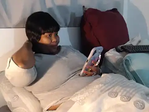 Snapshot of Real1SweetQueen chatting on 16, 10, 2025 Real1SweetQueen online show from 16, 10, 2025