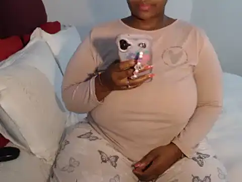 Snapshot of Real1SweetQueen chatting on 21, 10, 2025 Real1SweetQueen online show from 21, 10, 2025