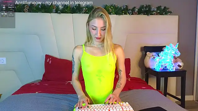 annief0x online show from 2, 1, 2025