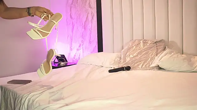 mia colin1  online show from 12, 3, 2026