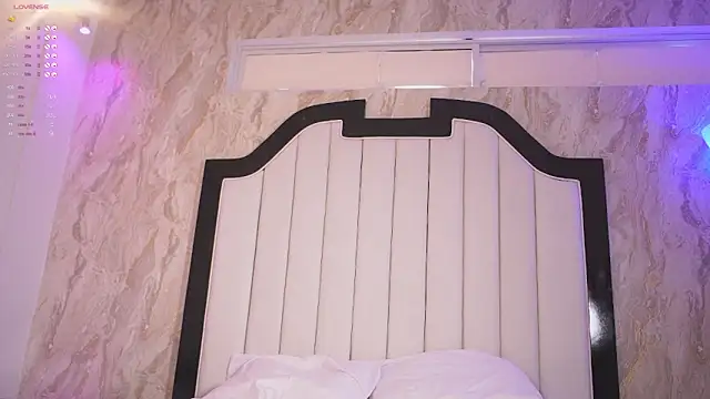 mia colin1  online show from 14, 11, 2025