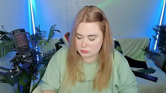 Akemi BBW online show from 1, 2, 2025