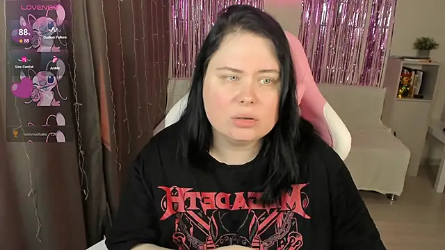 Snapshot of Akemi_BBW chatting on 7, 5, 2026 Akemi BBW online show from 7, 5, 2026