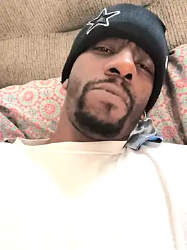 Snapshot of icyMike43 chatting on 16, 12, 2025 icyMike43 online show from 16, 12, 2025