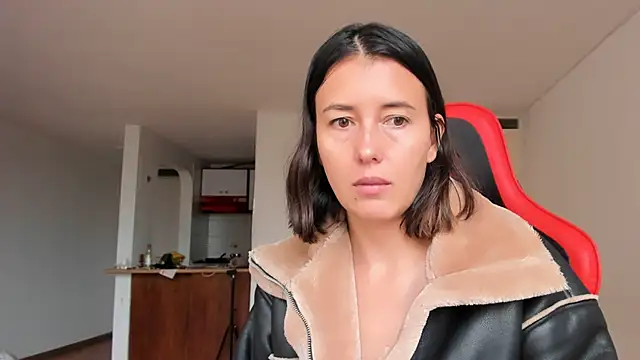 zoe jeane beker online show from 17, 2, 2025