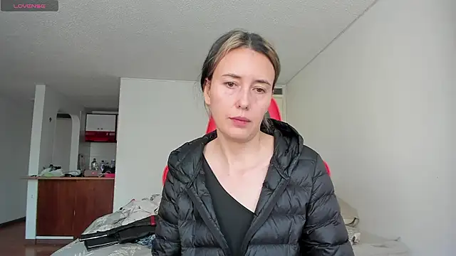 zoe jeane beker online show from 11, 3, 2026
