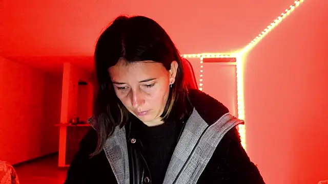 zoe jeane beker online show from 20, 2, 2025