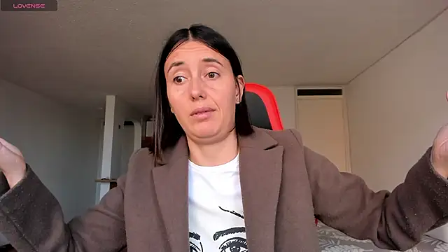 zoe jeane beker online show from 10, 12, 2024