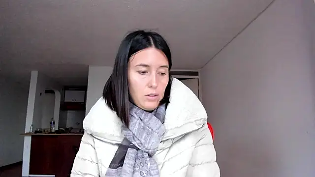 zoe jeane beker online show from 4, 3, 2025