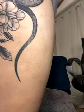 kaoticblue  online show from 4, 12, 2025