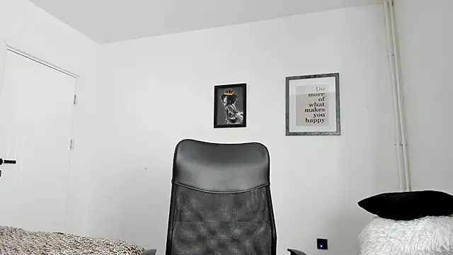 PortraitMarie online show from 15, 12, 2024