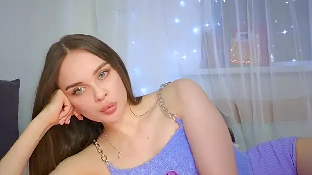 KristenSayles online show from 14, 2, 2025