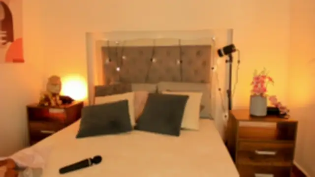 mia crawford online show from 22, 3, 2026