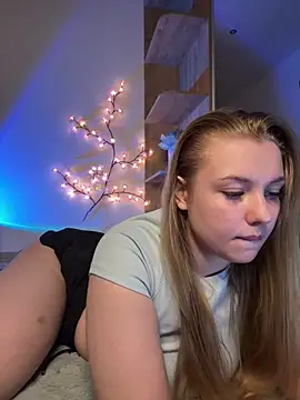 Snapshot of freiiaflower chatting on 7, 5, 2026 freiiaflower online show from 7, 5, 2026