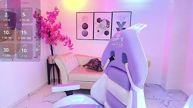 Snapshot of Isa_reel chatting on 10, 11, 2025 Isa reel online show from 10, 11, 2025