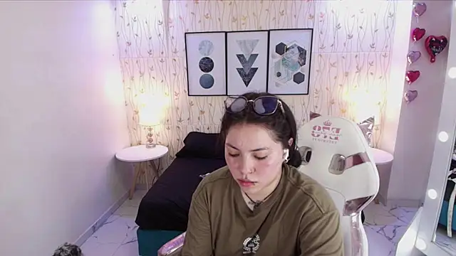 Snapshot of Isa_reel chatting on 19, 3, 2025 Isa reel online show from 19, 3, 2025