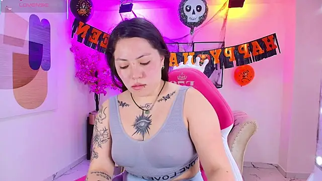 Snapshot of Isa_reel chatting on 31, 10, 2025 Isa reel online show from 31, 10, 2025