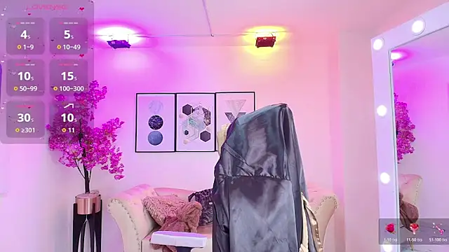 Snapshot of Isa_reel chatting on 19, 11, 2025 Isa reel online show from 19, 11, 2025