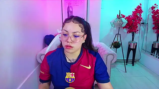 Snapshot of Isa_reel chatting on 14, 9, 2025 Isa reel online show from 14, 9, 2025