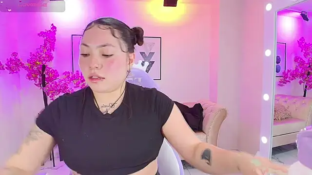 Snapshot of Isa_reel chatting on 1, 10, 2025 Isa reel online show from 1, 10, 2025