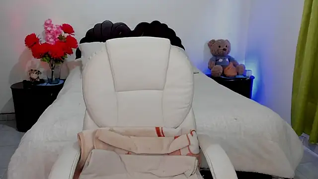 emilydolshe2 online show from 10, 2, 2026