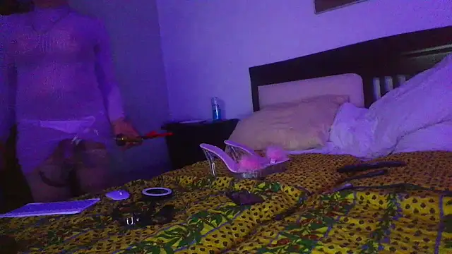 Snapshot of CharlotteVixxens chatting on 3, 6, 2026 CharlotteVixxens online show from 3, 6, 2026