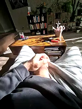 Snapshot of Cemg chatting on 14, 11, 2025 Cemg online show from 14, 11, 2025